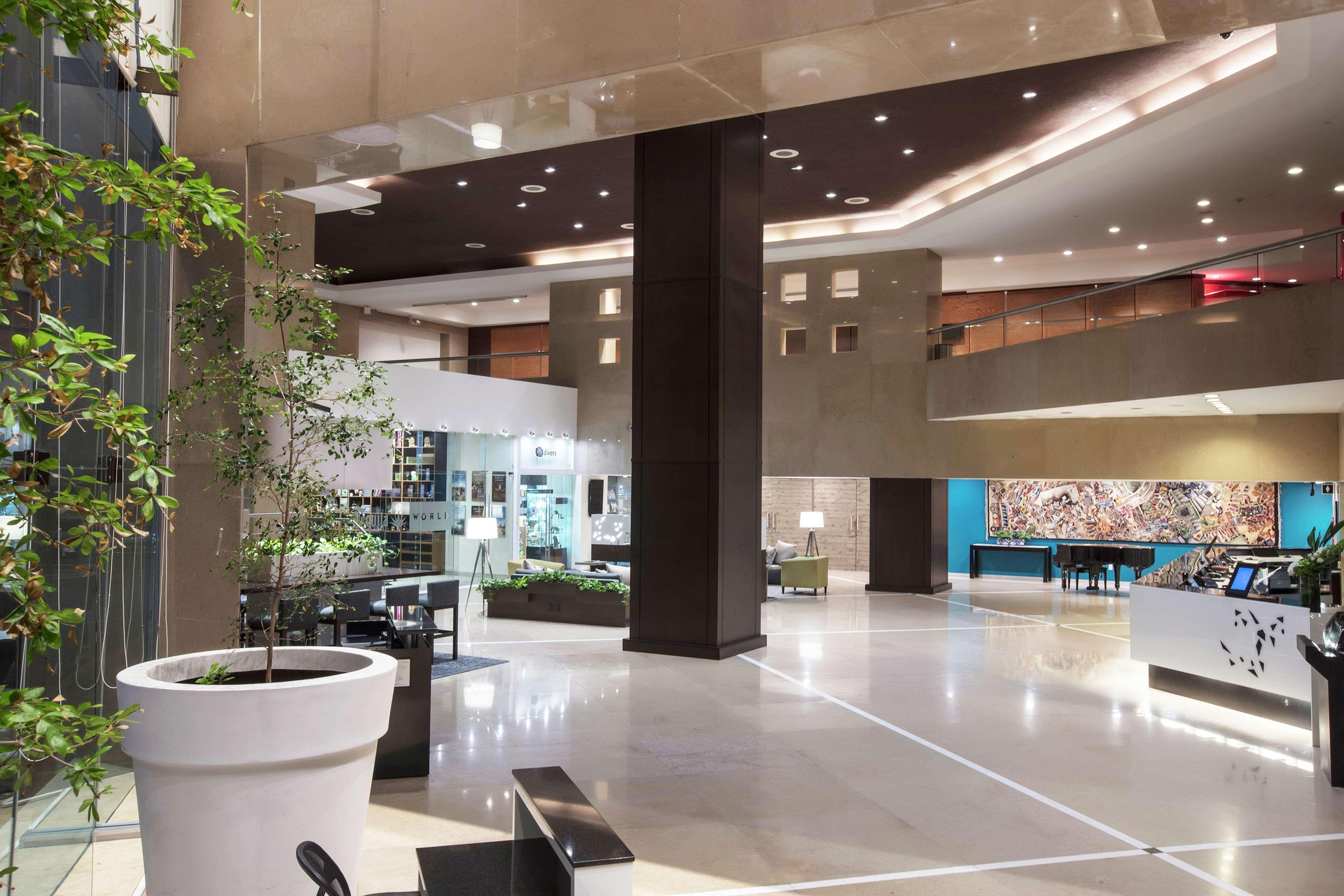 Hotel Barcelo Guadalajara Exterior foto The lobby of the hotel