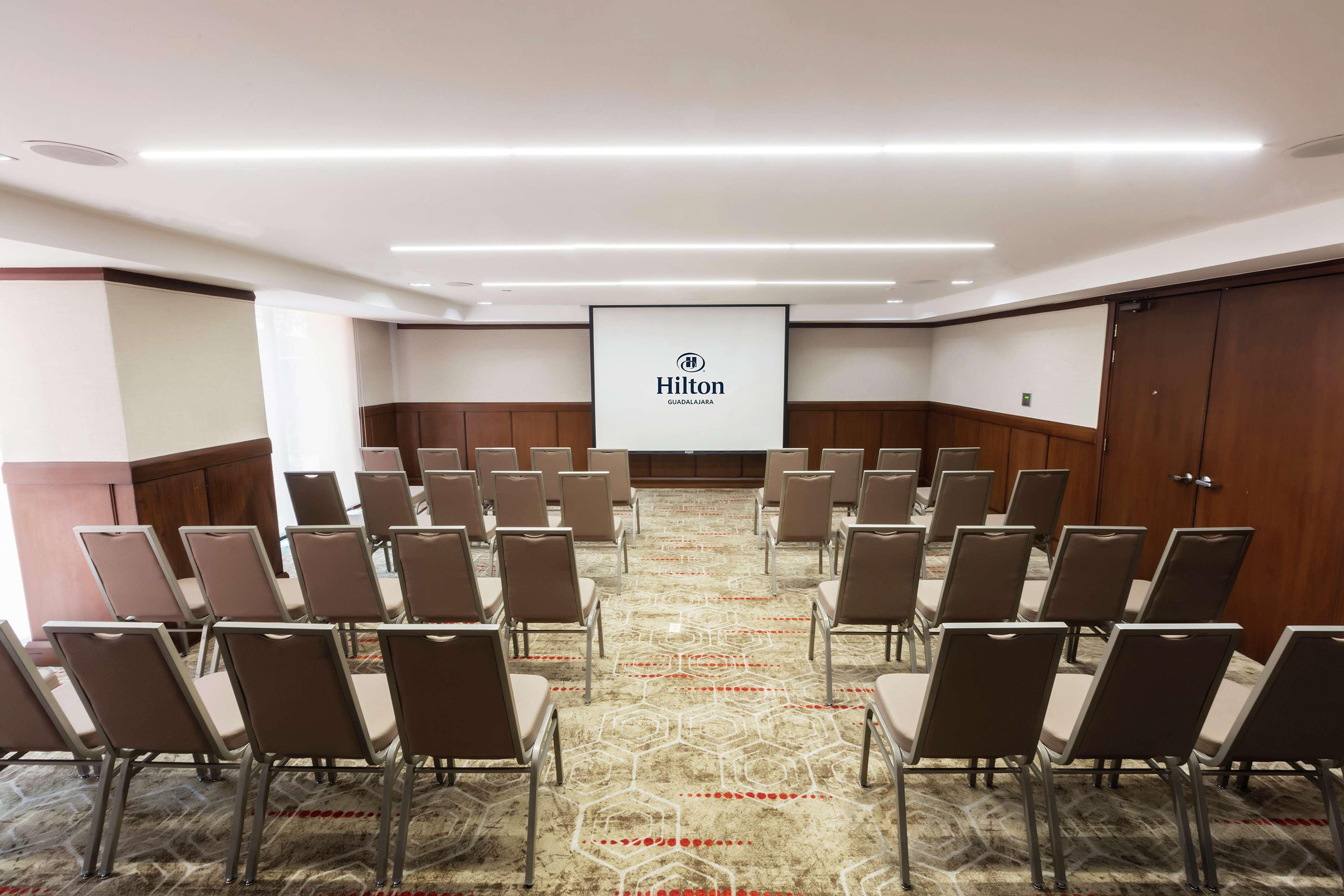 Hotel Barcelo Guadalajara Exterior foto Meeting room