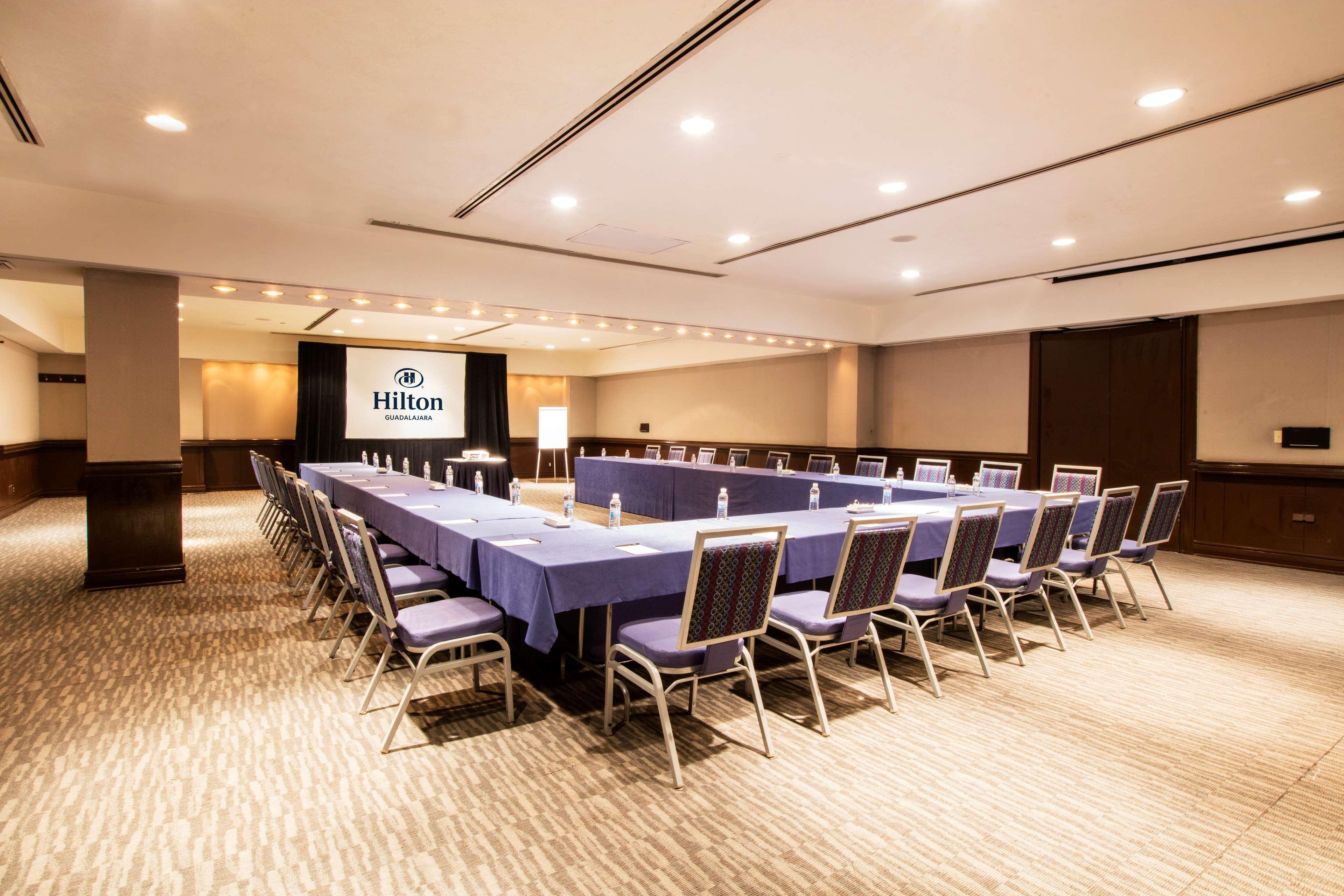 Hotel Barcelo Guadalajara Exterior foto Meeting room