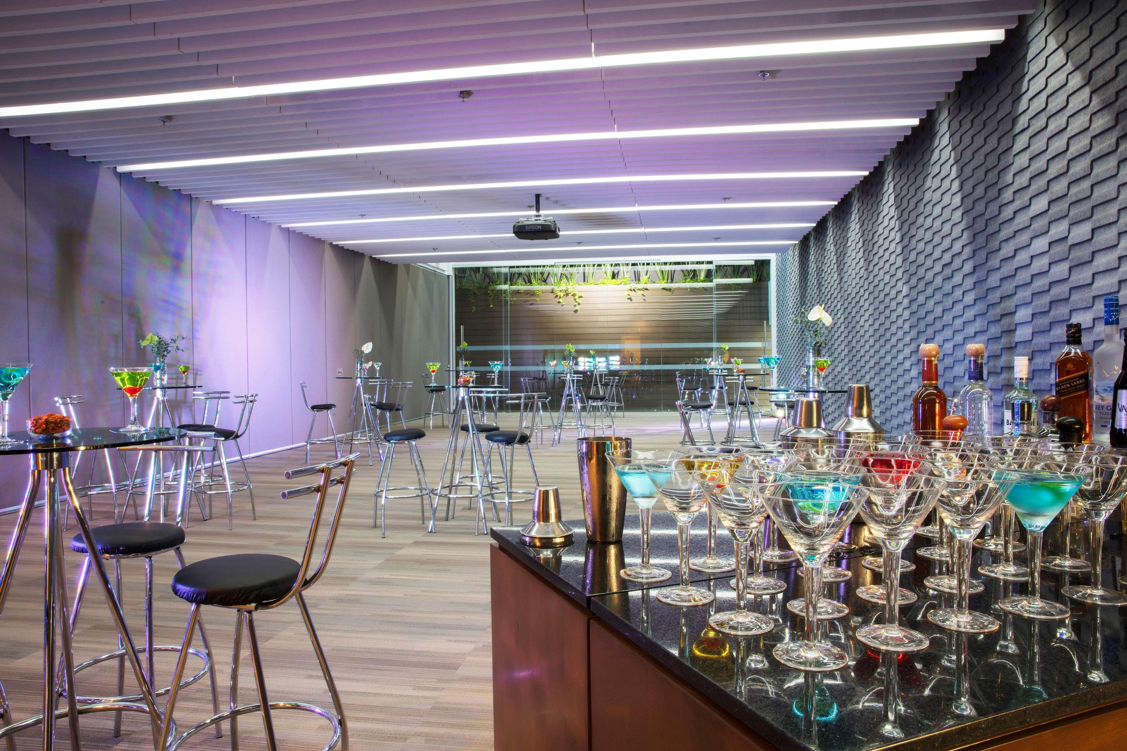 Hotel Barcelo Guadalajara Exterior foto The bar at the 10th floor